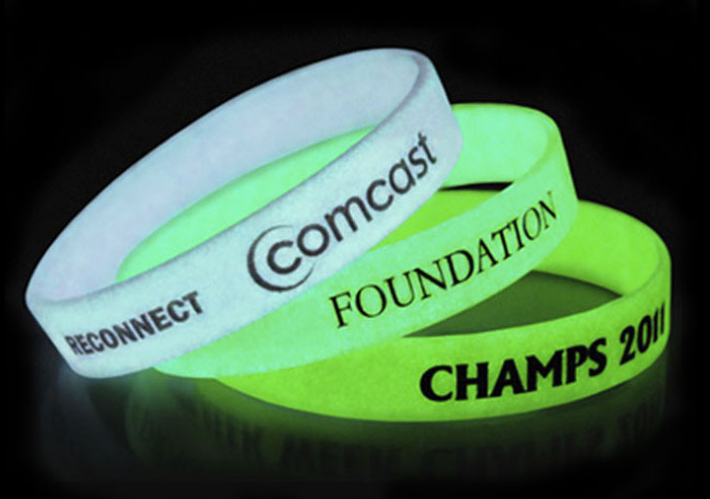 硅膠發光手環為什么會發光,夜光硅膠手環發光原理是什么,發光硅膠手環哪里可以定制 硅膠發光手環為什么會發光,夜光硅膠手環發光原理是什么,發光硅膠手環哪里可以定制