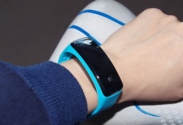 硅膠手表帶廠家,硅膠手表帶有什么優勢,硅膠手表帶的特點 硅膠手表帶廠家,硅膠手表帶有什么優勢,硅膠手表帶的特點