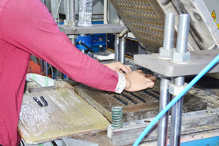 硅膠制品脫模難怎么辦 硅膠制品脫模難怎么辦