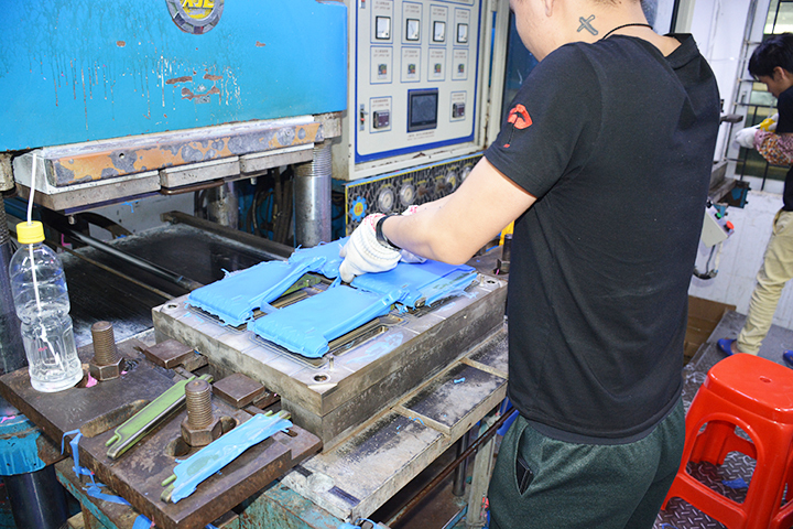 硅膠制品定制時候的樣品模,硅膠制品為什么要做樣品模,硅膠大貨模具與樣品模的區別 硅膠制品定制時候的樣品模,硅膠制品為什么要做樣品模,硅膠大貨模具與樣品模的區別